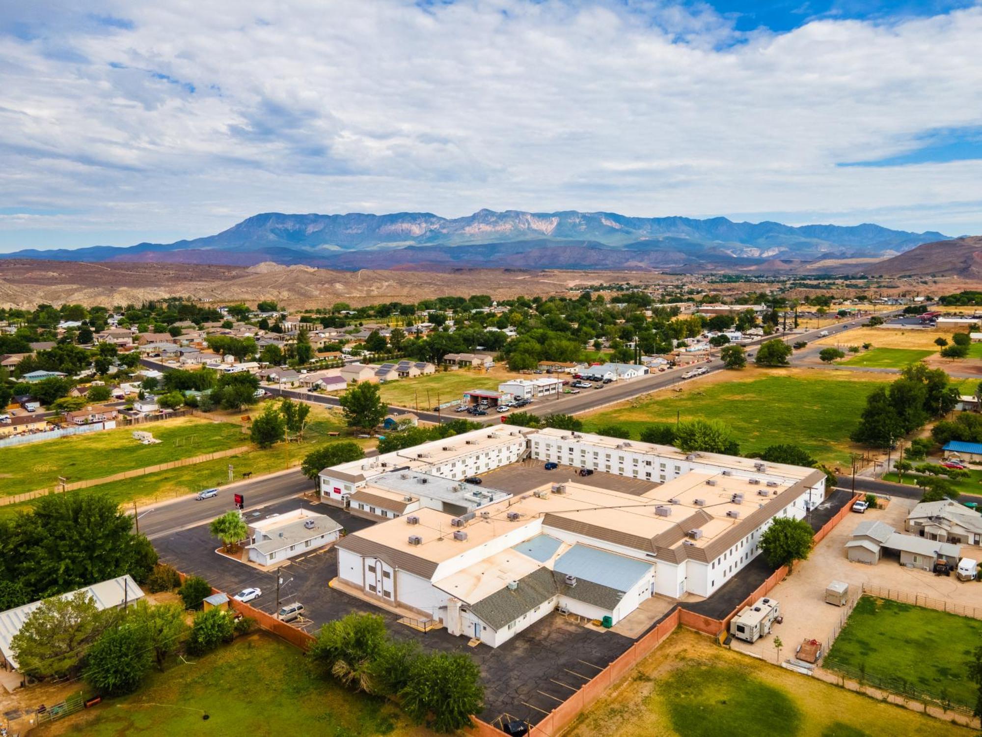Ramada By Wyndham La Verkin Zion National Park Esterno foto